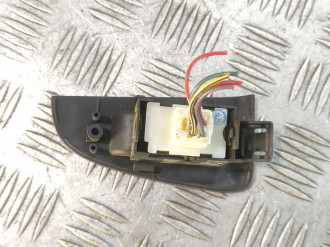 Кнопка стеклоподъемника Toyota Avensis 2 2003 2008