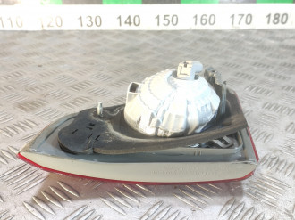 Фонарь задний внутренний правый Toyota Corolla e150