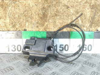 Замок багажника Toyota Corolla e150