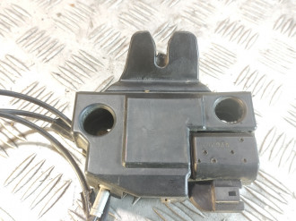 Замок багажника Toyota Corolla e150