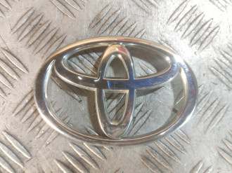 Эмблема Toyota Avensis 2 2003 2008