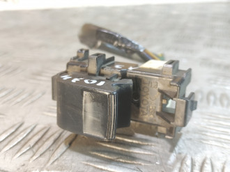 Кнопка стеклоподъемника Toyota Corolla e150