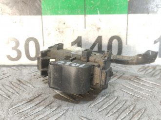 Кнопка стеклоподъемника Toyota Corolla e150