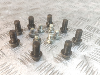 Болт маховика Toyota Camry v40