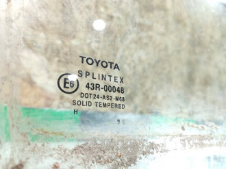 Стекло двери задней правой Toyota Avensis 1 1997-2003