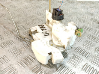 Замок двери передней правой Toyota Avensis 1 1997-2003