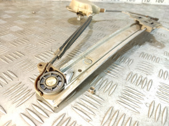 Стеклоподъемник задний правый Toyota Avensis 1 1997-2003