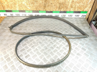 Уплотнитель двери передней левой Toyota Avensis 1 1997-2003