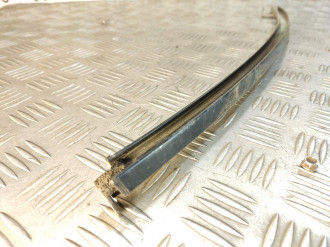 Направляющая стекла Toyota Avensis 1 1997-2003