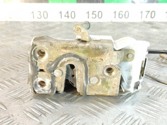 Замок двери задней правой Toyota Avensis 1 1997-2003