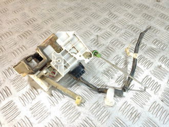 Замок двери задней правой Toyota Avensis 1 1997-2003