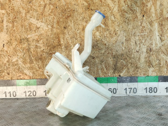 Бачок омывателя лобового стекла Toyota Corolla e150