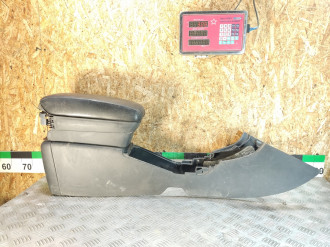 Подлокотник Toyota Avensis 2 2003 2008