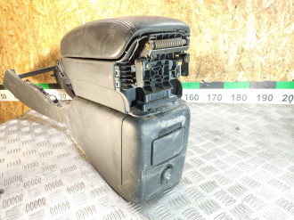 Подлокотник Toyota Avensis 2 2003 2008