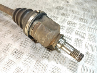 Полуось передняя левая Toyota Avensis 1 1997-2003