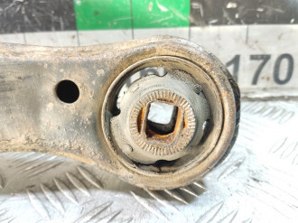 Рычаг передний левый нижний Toyota Avensis 1 1997-2003