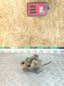 Суппорт передний левый Toyota Avensis 1 1997-2003