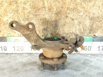 Кулак поворотный передний правый Toyota Avensis 1 1997-2003