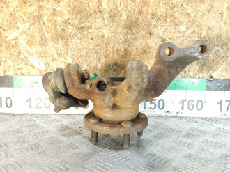 Кулак поворотный передний правый Toyota Avensis 1 1997-2003