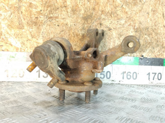 Кулак поворотный передний правый Toyota Avensis 1 1997-2003