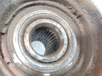 Кулак поворотный передний правый Toyota Avensis 1 1997-2003
