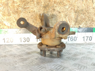 Кулак поворотный передний левый Toyota Avensis 1 1997-2003