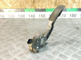 Педаль газа Toyota Corolla e150