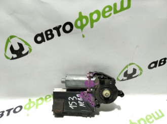 Моторчик стеклоподъемника левый передний Volkswagen Touareg 2002 2010