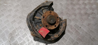 Кулак задний левый Volkswagen Golf 6