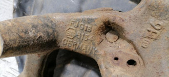 Кулак задний левый Volkswagen Golf 6