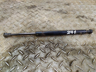 Амортизатор стекла багажника Volkswagen Touareg 2002 2010