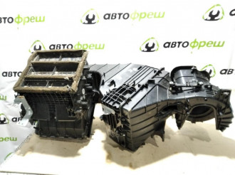 Корпус отопителя Volkswagen Amarok 2010+