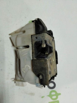 Замок двери задней правой Volkswagen Vento 1991 1997