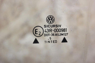 Стекло двери задней левой Volkswagen Passat b4 B4