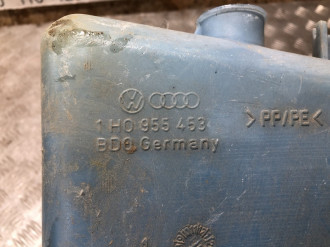 Бачок омывателя лобового стекла Volkswagen Vento 1991 1997