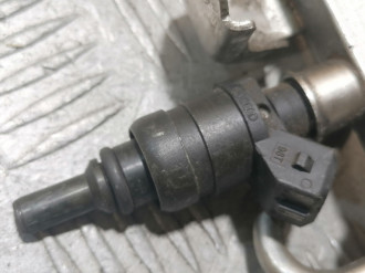 Форсунка двигателя Volkswagen Golf 4