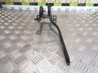 Петля багажника левая Volkswagen Touareg 2002 2010