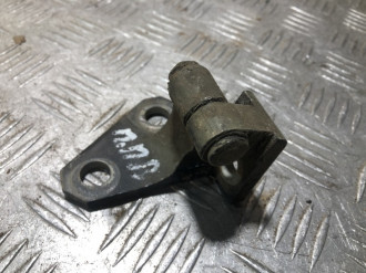 Петля двери передней правой верхняя Volkswagen Passat b6 b6