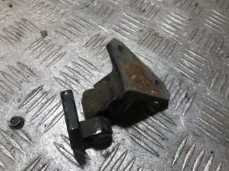 Петля двери передней правой верхняя Volkswagen Passat b6 b6