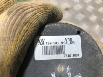 Опора двигателя правая Volkswagen Touareg 2002 2010