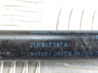 Амортизатор стекла багажника Volkswagen Touareg 2002 2010