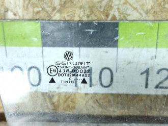 Стекло двери передней правой Volkswagen Passat b3 b3