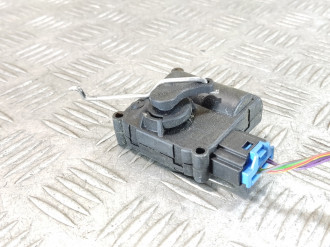 Моторчик заслонки отопителя Volkswagen Touareg 2002 2010