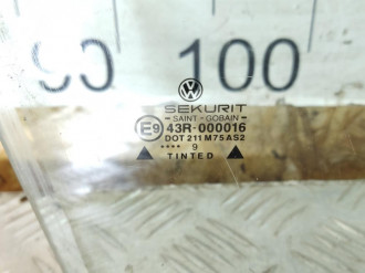 Стекло двери передней правой Volkswagen Polo 1994-1999