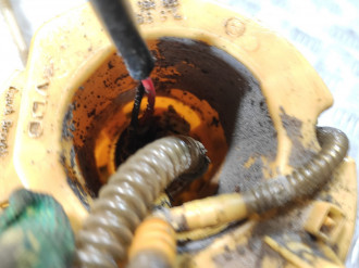 Насос топливный электрический Volkswagen Touareg 2002 2010