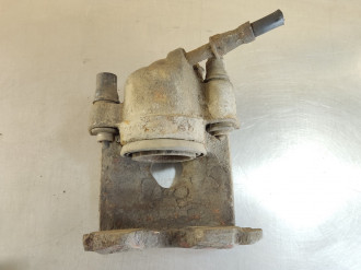 Суппорт передний правый Volkswagen Golf 3