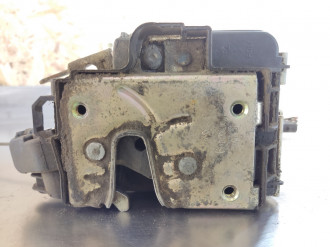 Замок двери передней правой Volkswagen Golf 3