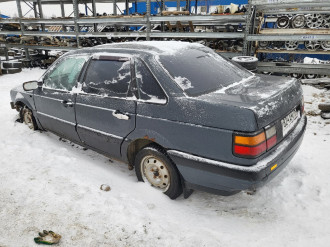 В разборе Volkswagen Passat b3 b3