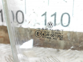 Стекло двери передней правой Volkswagen Polo 1994-1999