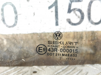 Стекло двери задней левой форточка Volkswagen Polo 1994-1999